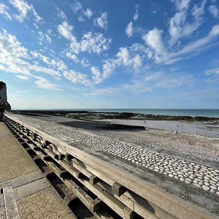Au Point De Vue : Appartement Face A La Mer. Veulettes-sur-Mer Luaran gambar