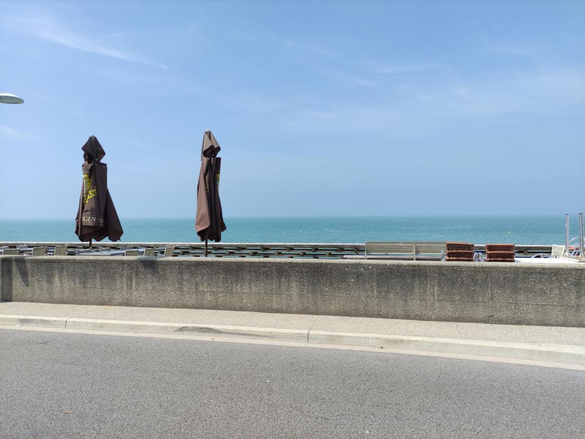 Au Point De Vue : Appartement Face A La Mer. Veulettes-sur-Mer Luaran gambar