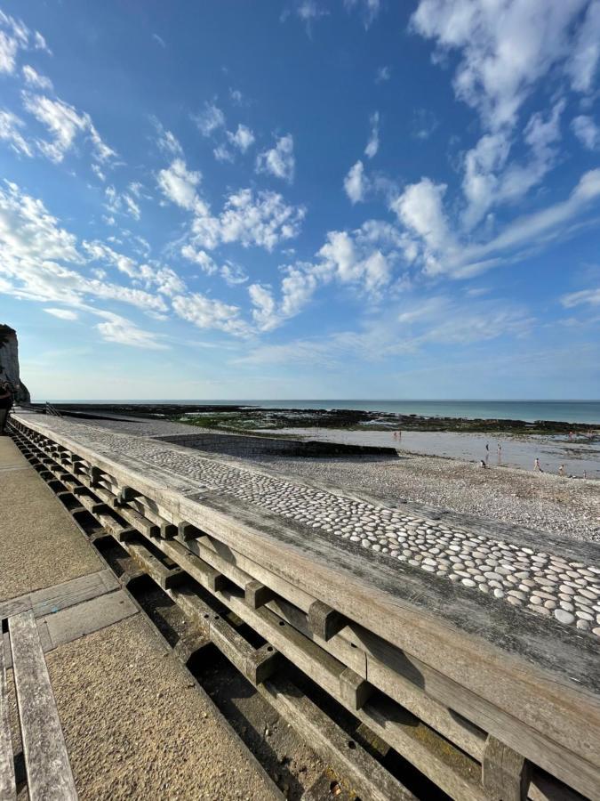 Au Point De Vue : Appartement Face A La Mer. Veulettes-sur-Mer Luaran gambar